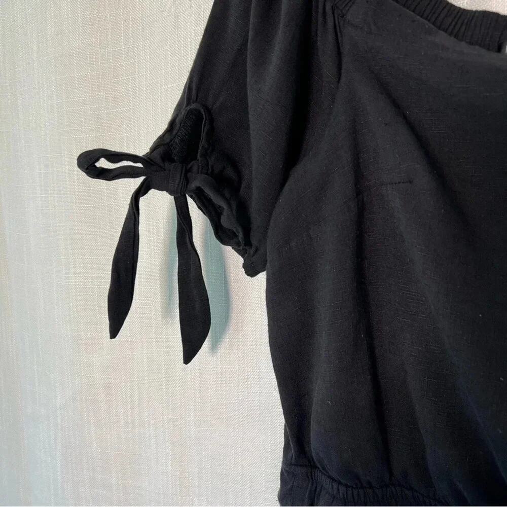 Doe & Rae Bow Sleeves Back Button Up Romper - Picture 3 of 6